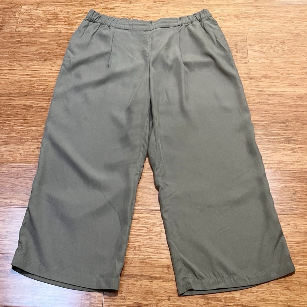 J. Jill Wide Leg High Rise Elastic Waist Cropped Khaki Green Pants w/ Pockets. M